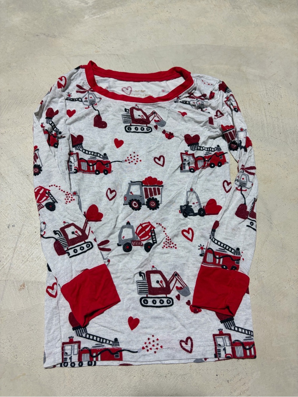 Little sleepies Kids Red Heart & Construction Vehicle Pajama Top 5/6